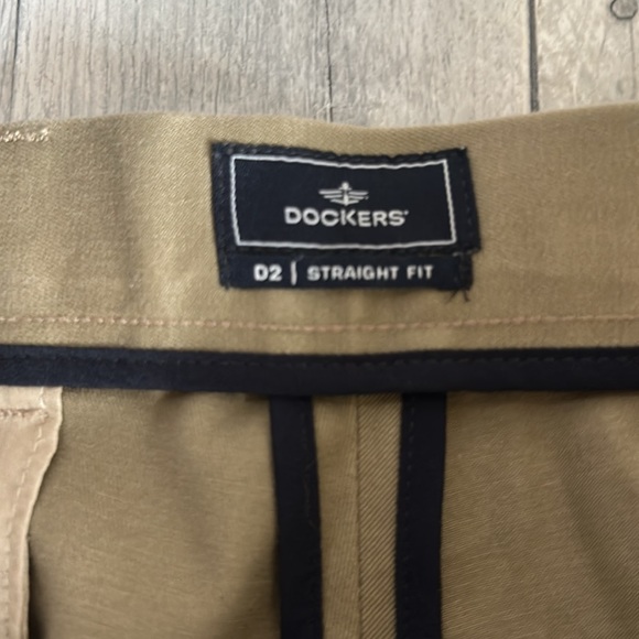 NWT Dockers Straight Fit Polished Khaki 36X30 - Picture 5 of 7